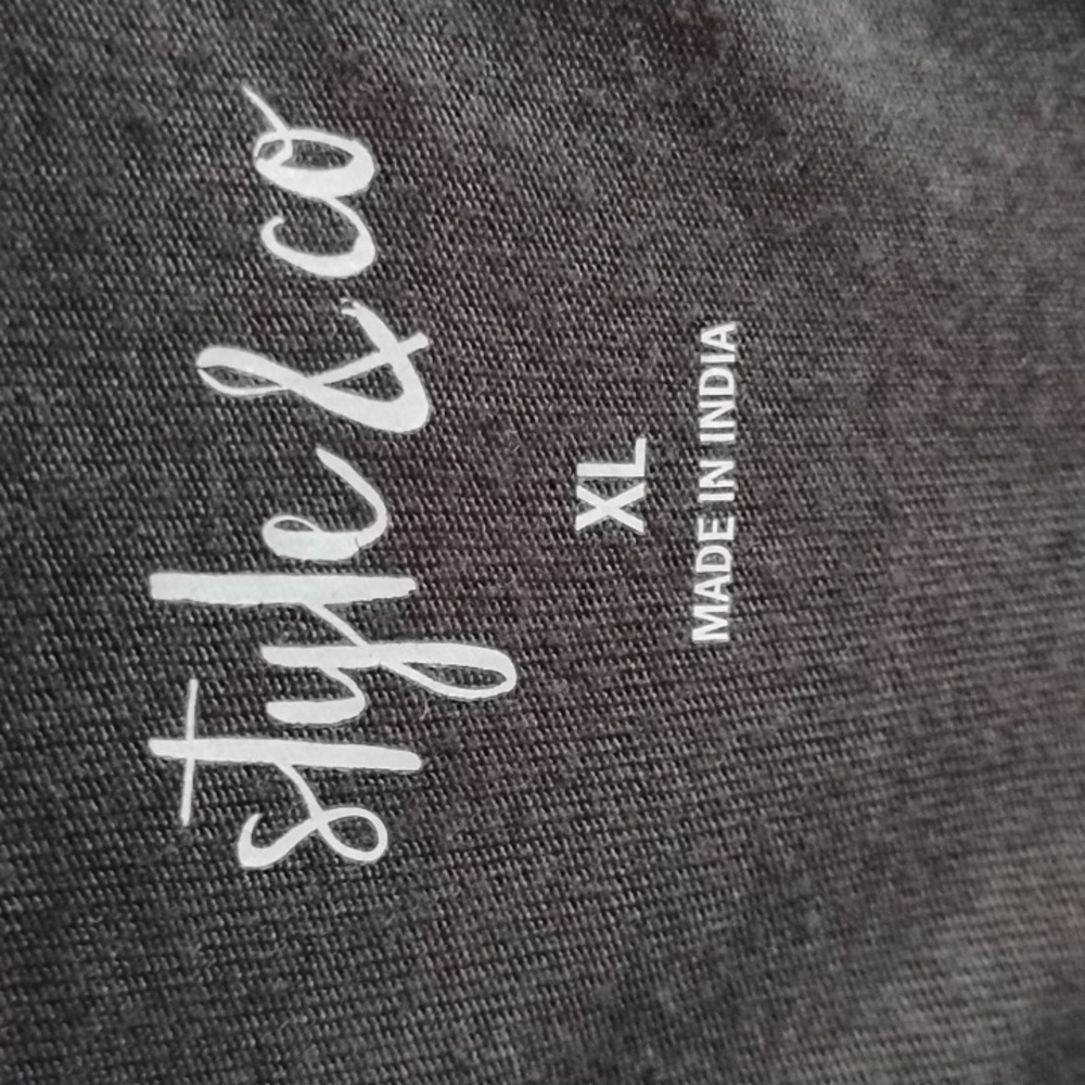 Extra Large Embroidered Top - Picture 2 of 4